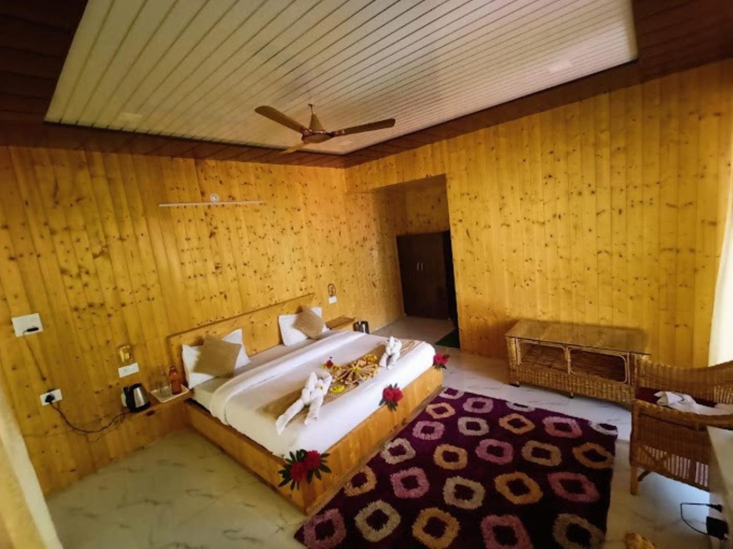 The Village Retreat Resort , Guptkashi Gupta Kashi Екстер'єр фото